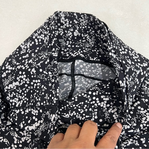 Lululemon Fast & Free Crop II Nulux 19" in Chirasu Black size 6 - Picture 5 of 11